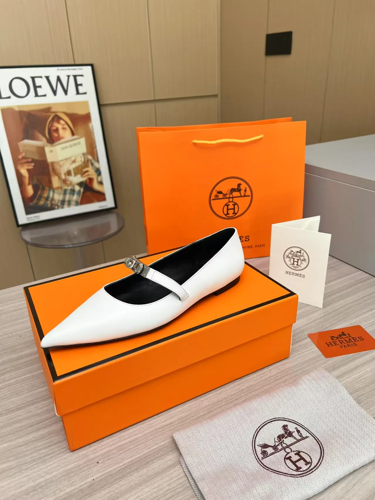 👟👟Ex-factory price 520👟👟, 2025 top product Hermes new genuine handmade shoes, purely handmade, a must-collect item! The perfect holiday accessory! Our pursuit of quality products is always the best! Don't give in! Comfort and originality, not following trends, and not deliberately expressing oneself are the consistent pursuits of Hermes and its fans! [Material] Upper: top layer leather, lining: genuine leather. Size 35-42